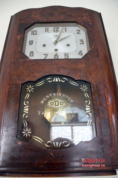  Trong đó, nổi bật là chiếc đồng hồ dòng ODO, đời 36-10. Đây là dòng đồng hồ quý hiếm. Hiện loại đồng hồ này còn lại rất ít, chủ yếu chỉ có ở các nhà thờ, biệt thự, bảo tàng các quan chức dưới thời Pháp thuộc. 