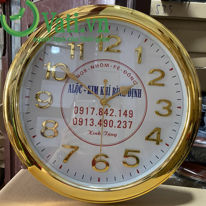 Đồng hồ treo tường in logo xi vàng 12 số 30x30cm
