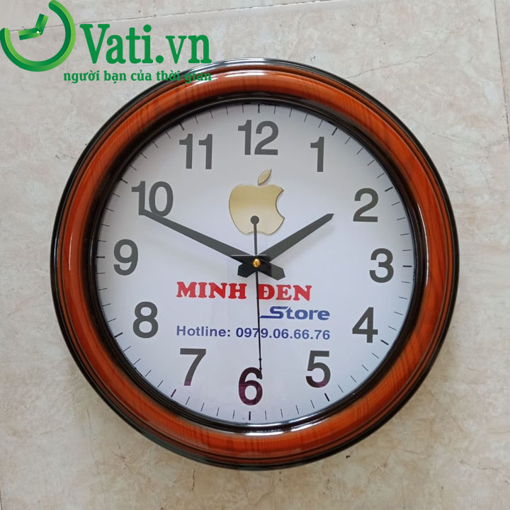 Đồng hồ treo tường in logo vành giả gỗ to - Vati